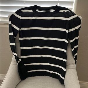 GAP Supersoft Black and White Tee